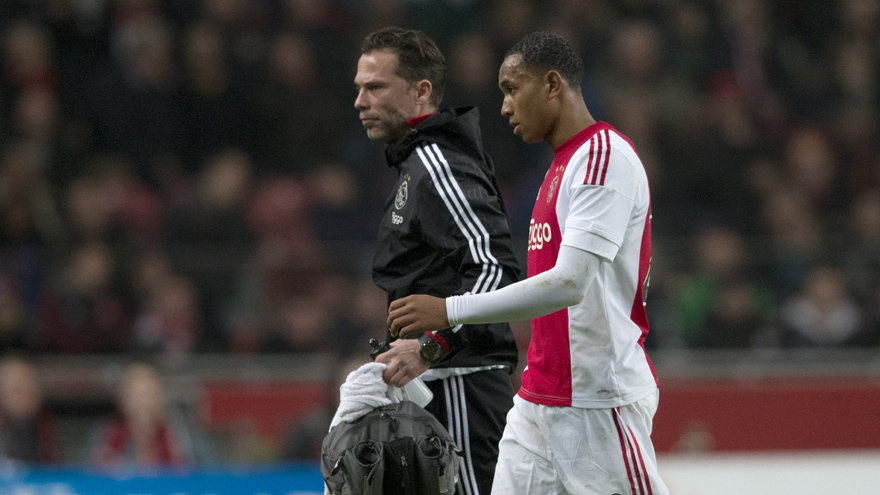 更显示出他 更显示出他