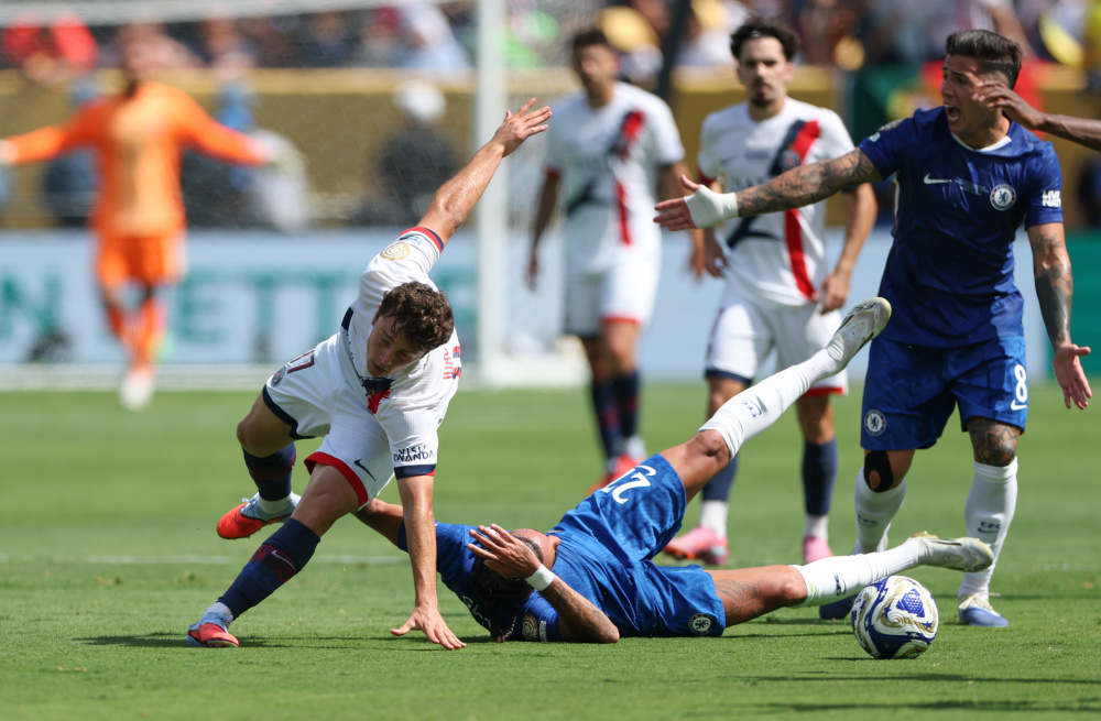 而杨舒予显 而杨舒予显