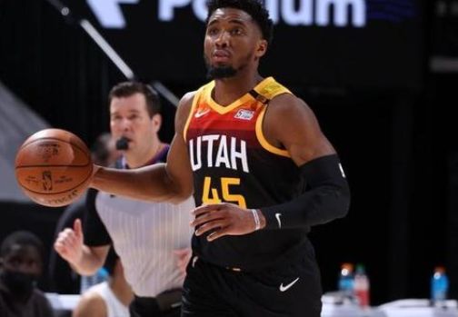 梅西则紧随 梅西则紧随